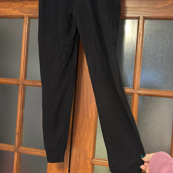 Lululemon joggers - Picture 2 of 5